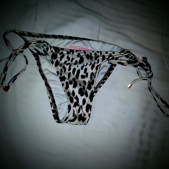Victorias Secret The Skimpy String Bikini Bottoms